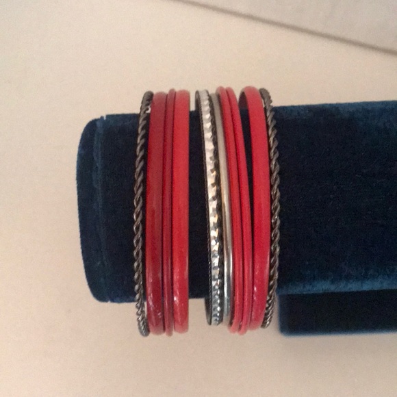 👛bundle of  Red, black &silver bangle set - Picture 2 of 4